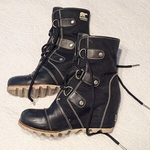Sorel Wedge Boot size 8